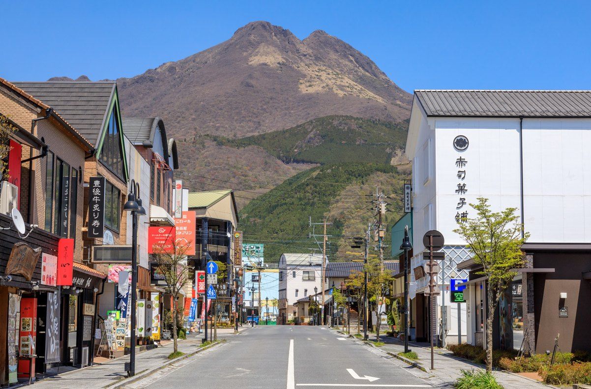 由布見通り(駅前通り)